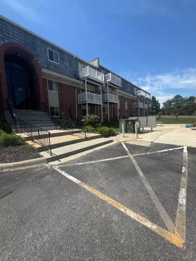Main picture of Charter Oaks