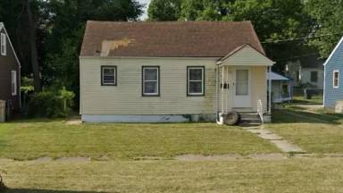 Main picture of 2714 Elwood Ave