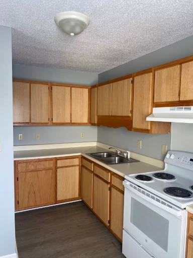 Main picture of 67 E Finch Ave