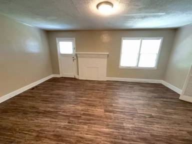Main picture of 120 Munson Dr