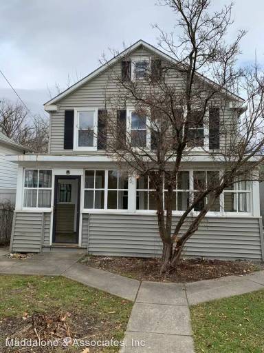 Main picture of 31 Mereline Ave