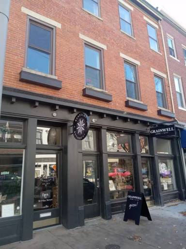 Main picture of 31 W Pike St