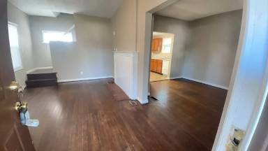 Main picture of 242 E Maplewood Ave