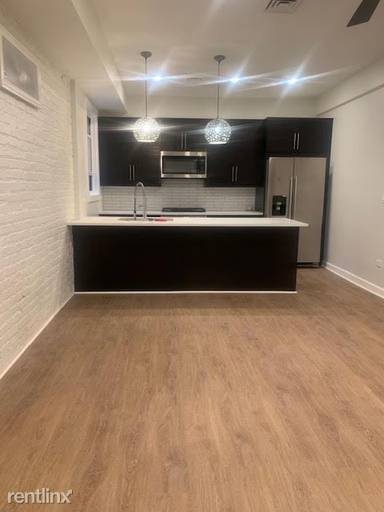 Main picture of 16 W Ontario St