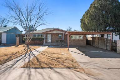 Main picture of 3215 1st St