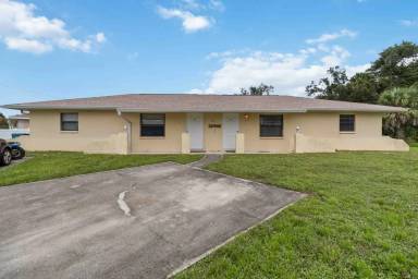 Main picture of 284 Lomond Dr