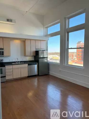 Main picture of 501 S Main St