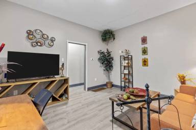 Main picture of 3857 Blaine Ave