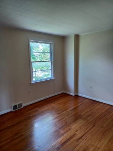 Main picture of 206 E Whitlock Ave