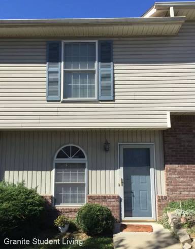 Main picture of 809 E Sherwood Hills Dr