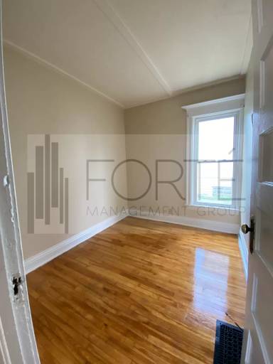 Main picture of 116 S Hamilton St