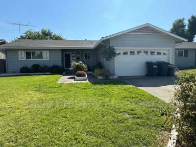 Main picture of 5412 Fernwood Way