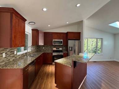 Main picture of 10 Sandalwood Cir