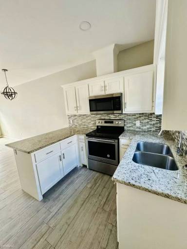 Main picture of 5003 N Winona Dr