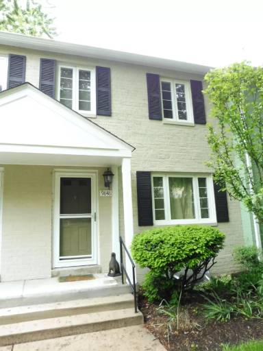 Main picture of 9884 Hollow Glen Pl