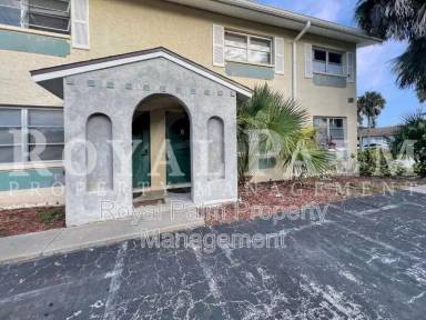 Main picture of 6635 Warwick Cir