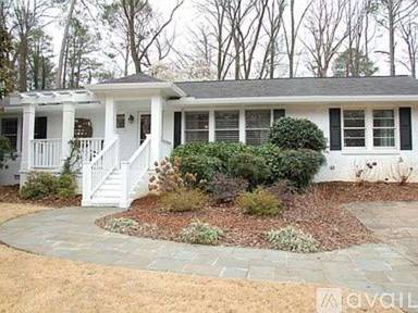Main picture of 2612 Winding Ln NE
