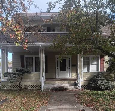 Main picture of 1001 E Stewart St