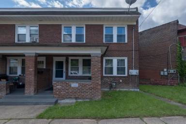 Main picture of 1660 Laketon Rd