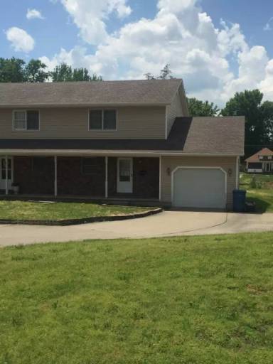 Main picture of 253 McNeil St