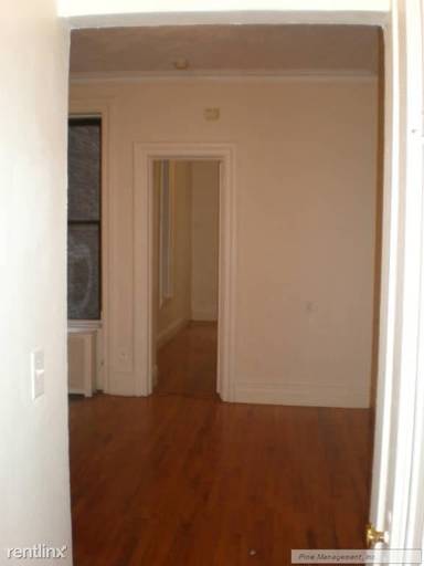 Main picture of 66 W 106th St