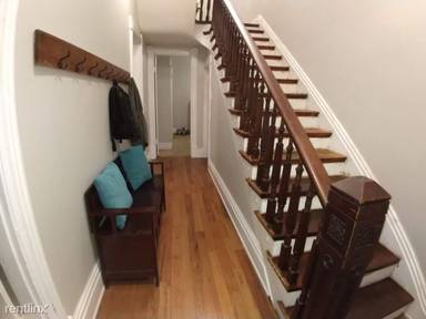Main picture of 209 E Silver St
