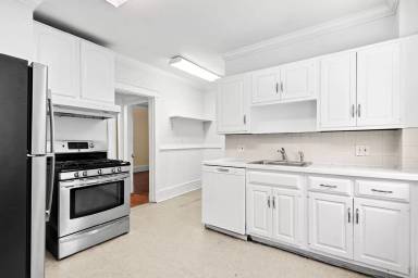 Main picture of 75 Orchard St