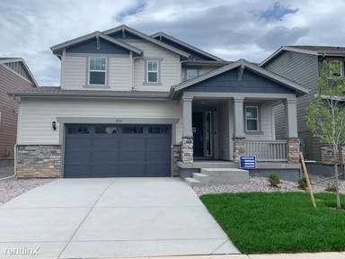 Main picture of 2920 Crusader St