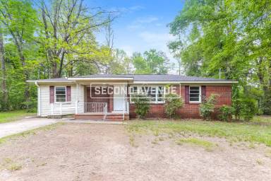 Main picture of 241 Lake Drive Cir NE
