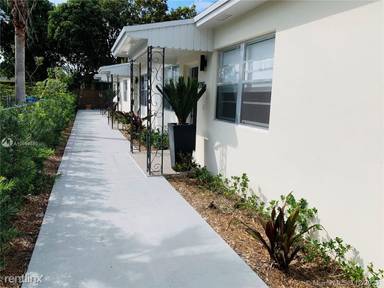 Main picture of 2786 SW 32nd Ave