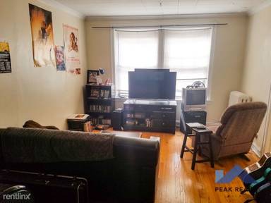 Main picture of 915 W Oakdale Ave
