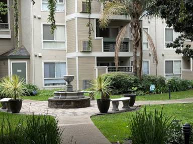 Main picture of 2560 Oak Rd