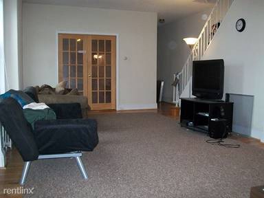 Main picture of 455 Leverington Ave
