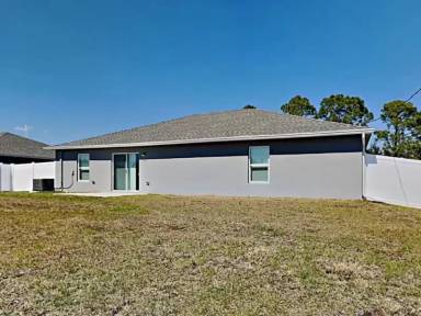 Main picture of 2932 SW 5th Ave