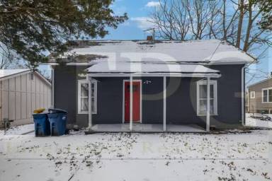 Main picture of 141 S Jewell St