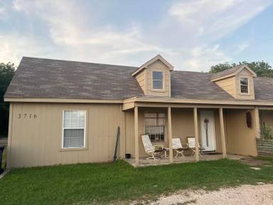 Main picture of 3716 N Elm St