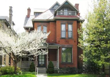 Main picture of 147 W Hubbard Ave