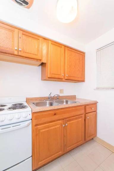 Main picture of Broadway Manor Apartments