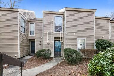 Main picture of 219 Village Ln