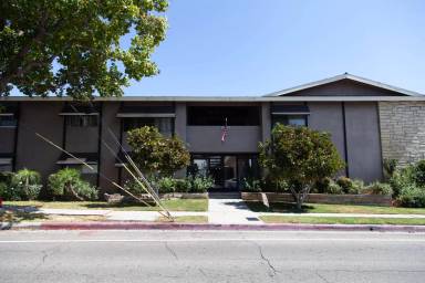 Main picture of 10120 Scott Ave