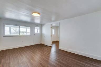 Main picture of 2316 Cobden St