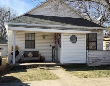 Main picture of 220 N Aydelotte Ave