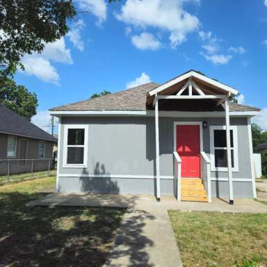 Main picture of 2826 Alaska Ave