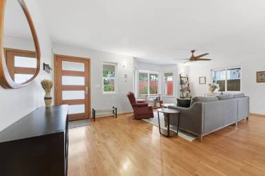 Main picture of 5003 NE Mason St