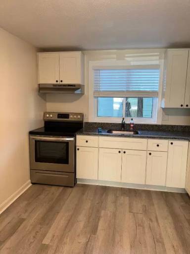 Main picture of 34 Pleasant St