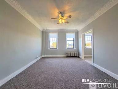 Main picture of 3831 N Fremont St