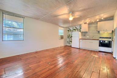 Main picture of 1407 Travis Heights Blvd