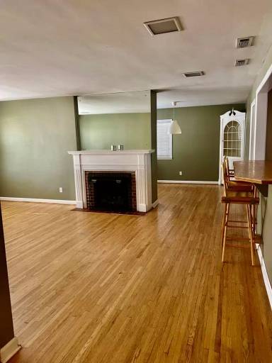 Main picture of 1041 E Linwood Ter