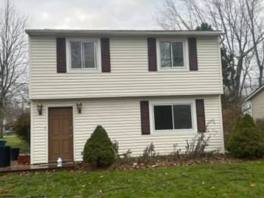 Main picture of 35456 King Dr