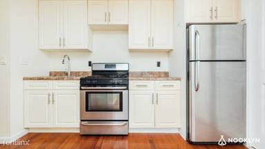 Main picture of 263 Evergreen Ave